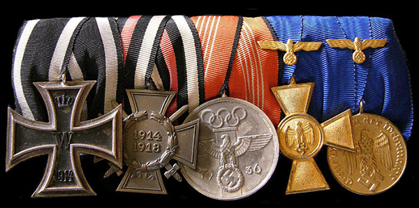 Medal bar with the Olympic Commemorative Service medal